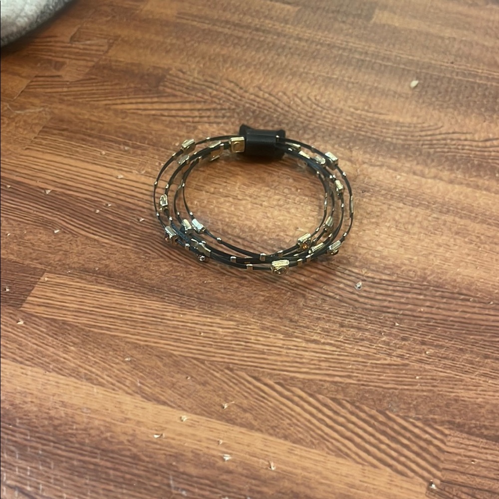 Elegant Black and Gold Women's Bracelet